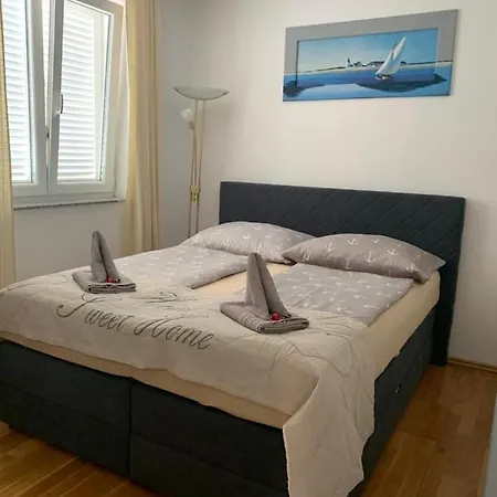 Adi Apartman *