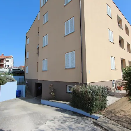 Appartement Adi *