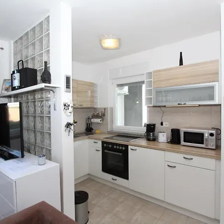 Adi Apartamento *