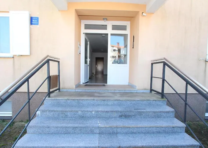 Adi 아파트 로비니